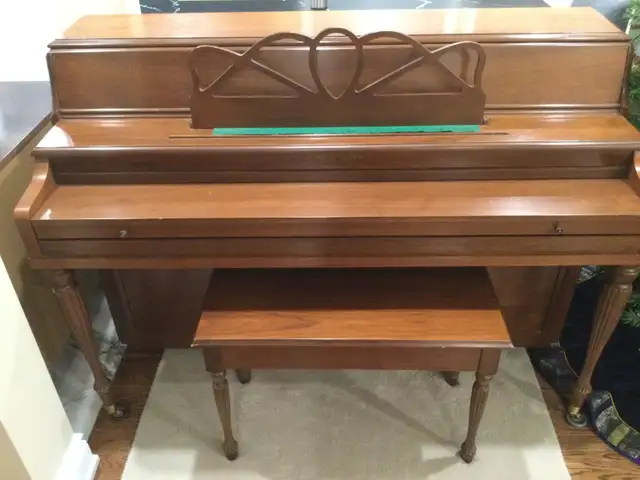 Upright Piano in Pianos & Keyboards in City of Toronto - Image 3
