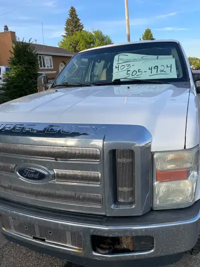 312,000 km Make me an offer!! 6.8L V10 Triton Gasoline Used to pull our 26’ camper in the summer. Po...