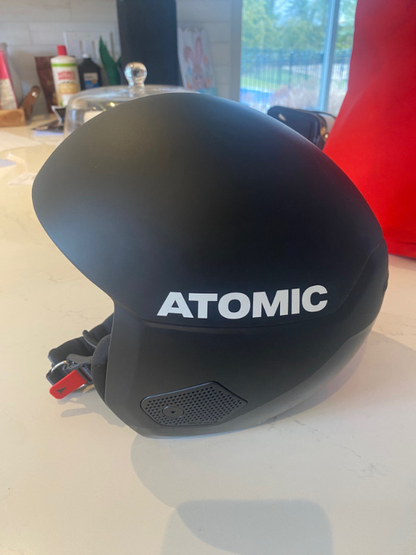 Atomic certified downhill ski/snowboard racing helmet in Ski in Markham / York Region - Image 2