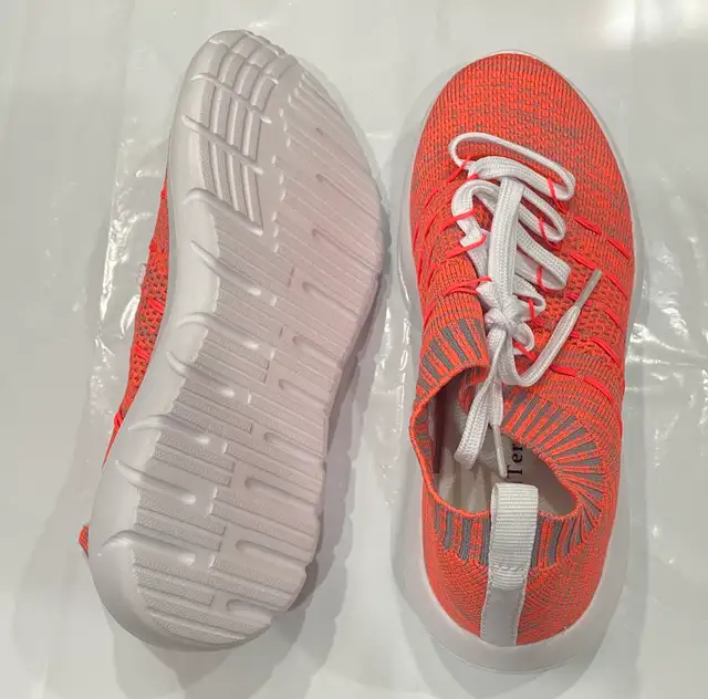 EvinTer Women's Walking Shoes Slip On  in Other in Edmonton - Image 3