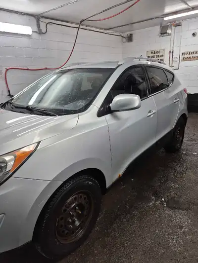 It's a grand luxury sedan model Price is low due to the dent in the side Interior in good condition...