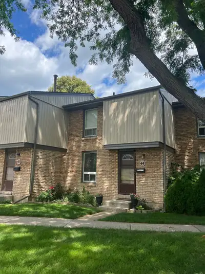 3 Beds 2 Baths Townhouse for Rent - North End St. Catharines