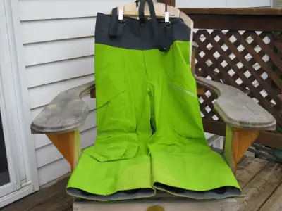 Pantalon de ski Arc' Tery x neuf, View more