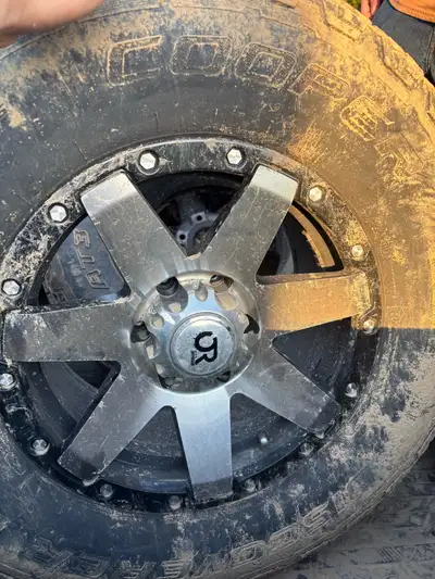 1000 obo come take them away I’ve had these rims laying around for abkut 3 years haven’t mounted the...