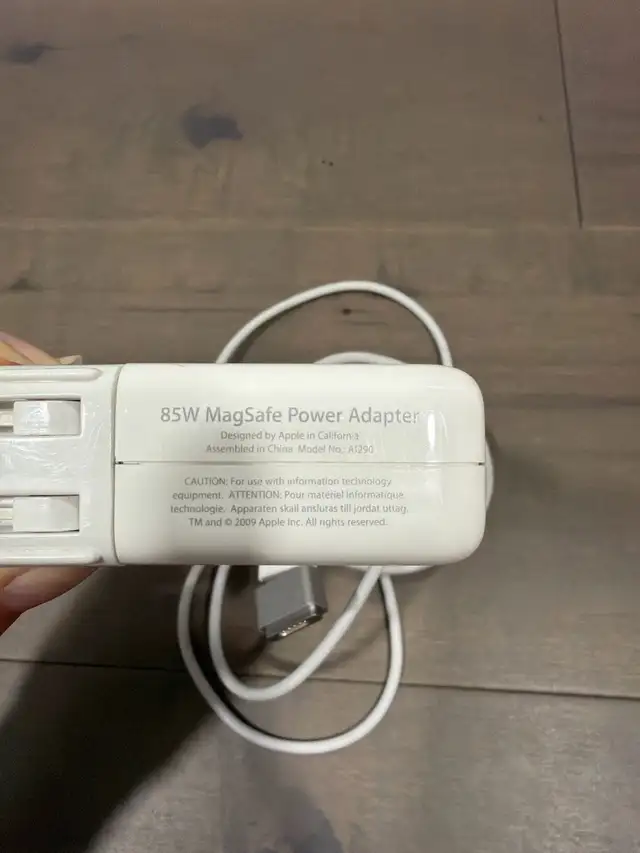Apple 85W MagSafe Power Adapter A1290 in Laptop Accessories in City of Toronto - Image 4