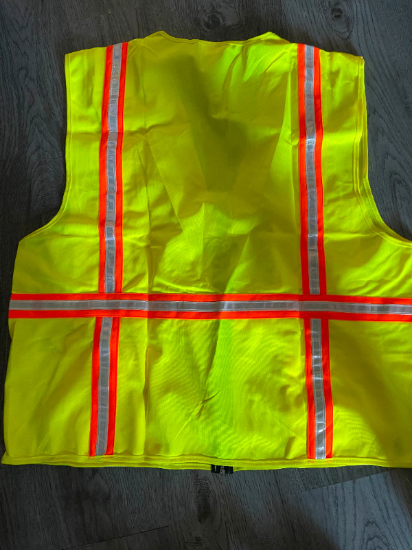 Visual Safety Vest in Other Business & Industrial in Burnaby/New Westminster - Image 4