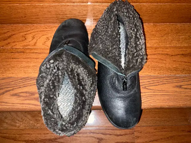 Made in Canada Winter Boots Women’s Size 10 in Women's - Shoes in Edmonton - Image 6