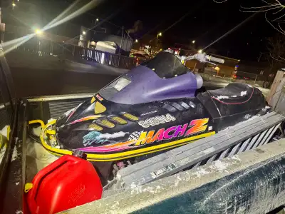1995 Ski-Doo Mach Z 780 Triple Triple Studded Track, Bar Riser, Poly Skis, MBRP Race Can. 6900mi on...