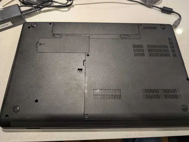 Laptop 15" Lenovo Thinkpad E545, AMD 4 cores, 8Gb ram, 128Gb SSD in Laptops in Ottawa - Image 9