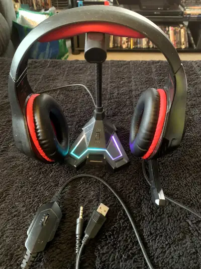 Headphones and Headphones Stand, View more
