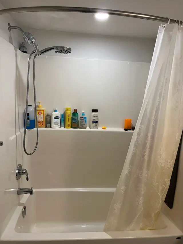 2 Bed 1 Bath apartment on Pembina highway in Long Term Rentals in Winnipeg - Image 6