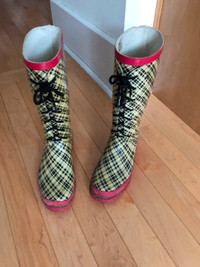 Ladies Plaid Rubber Boots