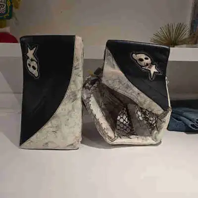 Brian's Optik goalie gloves, View more