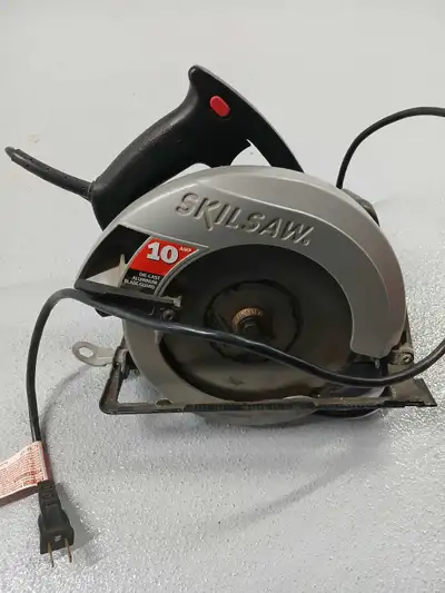 Skilsaw is used in good condition. Thank you.