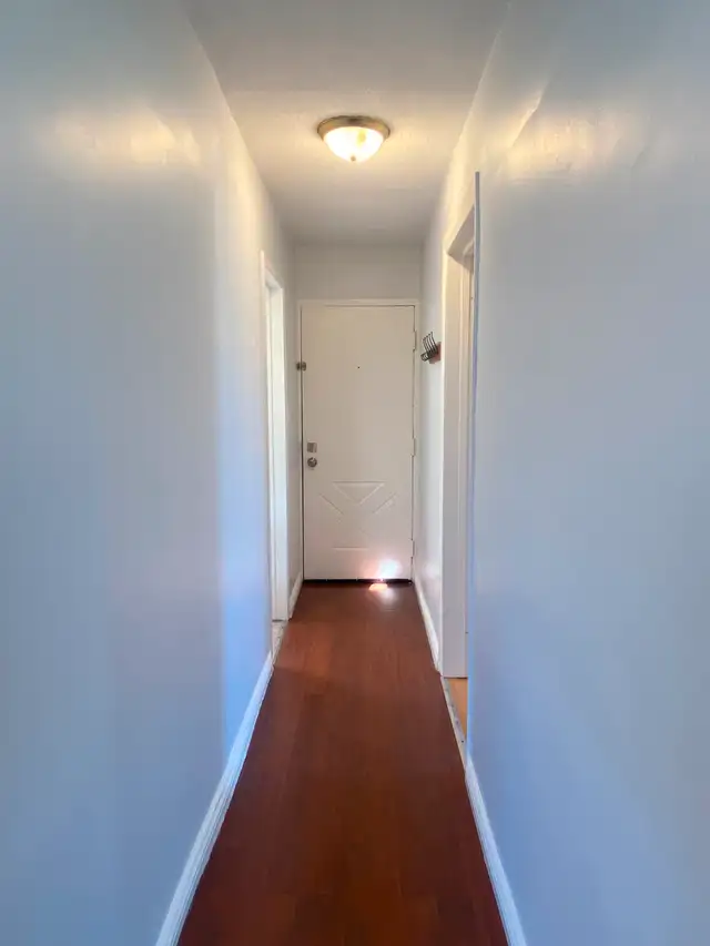 SPACIOUS 2 BEDROOM APT - NEAR THE LAKE63849107453185123