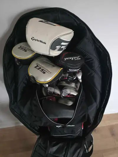1 bois #1 taylormade 1 bois #3 Nike 1 bois #5 Nike 1 hybride #4 titleish 9 fers taylormade...#9-8-7-...