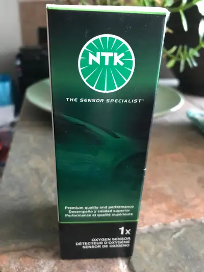 Selling a Brand New Unopened Oxygen sensor for certain Honda Acura Saturn Models. Also selling a bra...