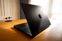 16 inch MacBook pro M3 Max chip 48gb ram 1tb ssd