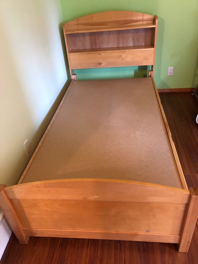 Solid wood single bed | Beds & Mattresses | Winnipeg | Kijiji