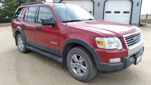 2006 ford explorer in Cars & Trucks in Owen Sound