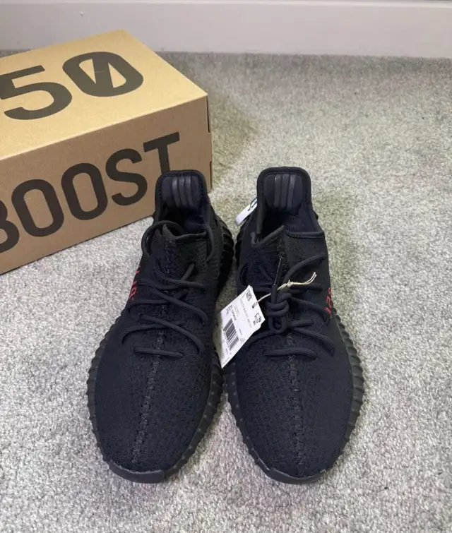 Yeezy Boost 350 V2 Bred in Men's Shoes in Mississauga / Peel Region - Image 3