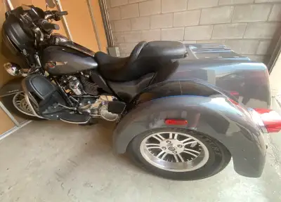 FOR SALE: 2022 Harley-Davidson Trike FLHTCUTG 114 - Great Deal, AS-IS ! GET READY TO OWN A POWERFUL...