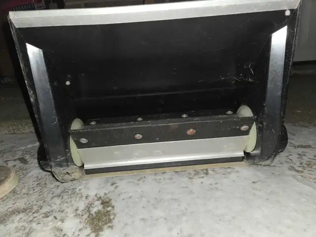 Noma Electric Snow Shovel in Snowblowers in City of Toronto - Image 4