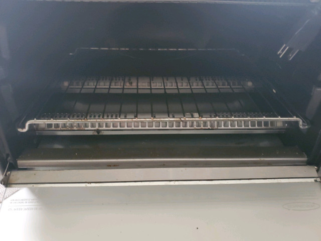 Black and Decker Toaster oven in Toasters & Toaster Ovens in Trenton - Image 3