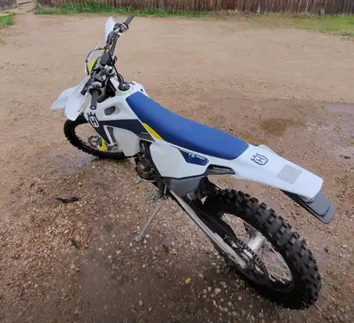 Basically brand new husqavarna FE350, bought with big ambitions and turns out i don’t have days off...