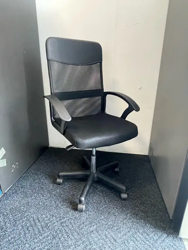 NEW Desk And Office Chair (BRAND NEW IN BOX) in Desks in London - Image 5