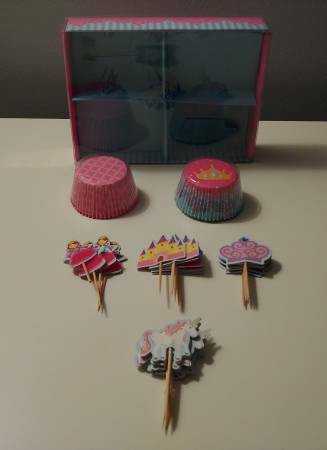 Cupcake Decor Set - New in Kitchen & Dining Wares in Burnaby/New Westminster - Image 2