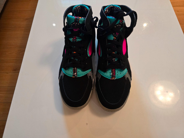 Nike Air Flight Huarache 'South Beach' Size 10.5 dans Chaussures pour hommes  à Laval/Rive Nord - Image 3