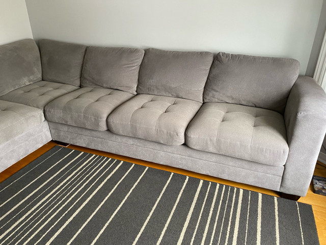 Sectional couch dans Sofas et futons  à Laval/Rive Nord - Image 2