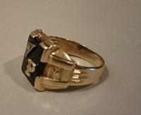 Vintage Mens 10K Yellow Gold Onyx Diamond Initial P Signet Ring
