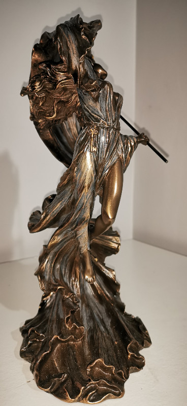 Nyx Greek Mythology Goddess Of The Night Statue in Arts & Collectibles in City of Toronto - Image 4