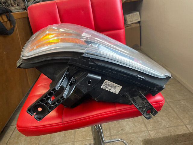 GMC 1500-2500 2014-2018 LEFT Headlight (2 available) in Auto Body Parts in Norfolk County - Image 3