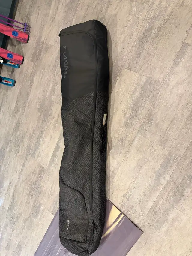 160cm  Snowboard with Flux bindings, Salomon Boots and in Snowboard in Edmonton - Image 7