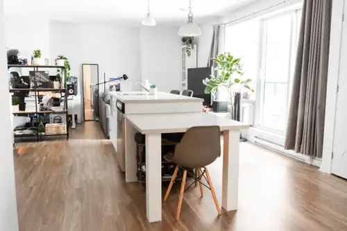 Lease Takeover – Spacious 1-Bedroom (670 sq ft) + Parking – January 1, 2026 Looking for someone to t...