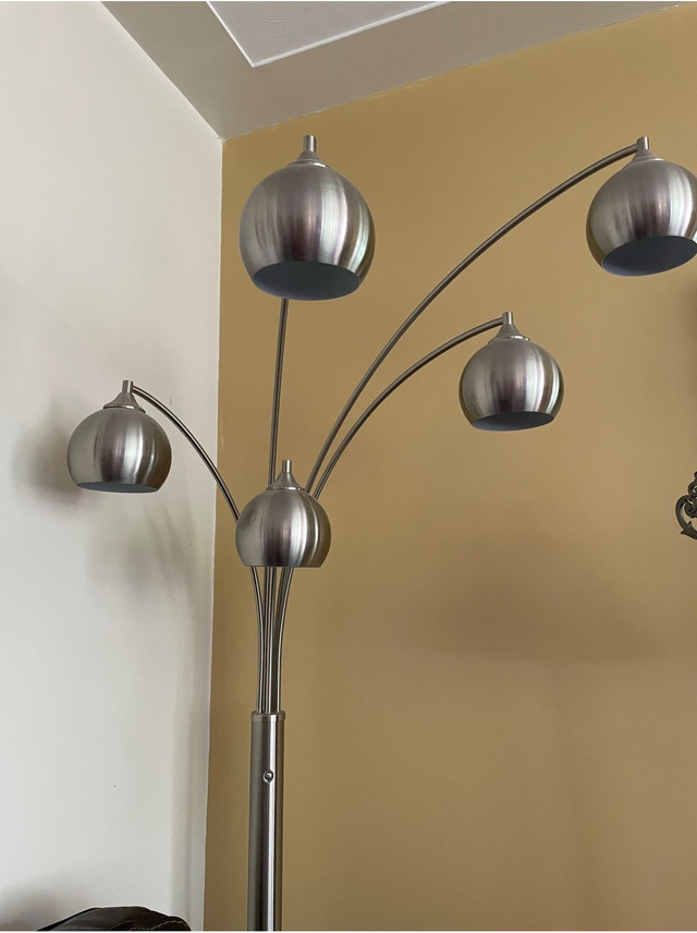 Modern Floor lamp in Indoor Lighting & Fans in Kitchener / Waterloo - Image 2