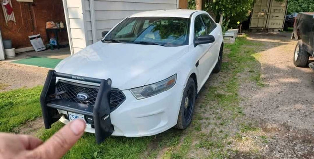 2013 Ford Taurus Police Interceptor Sedan AWD 3.5NA in Cars & Trucks in Belleville - Image 2