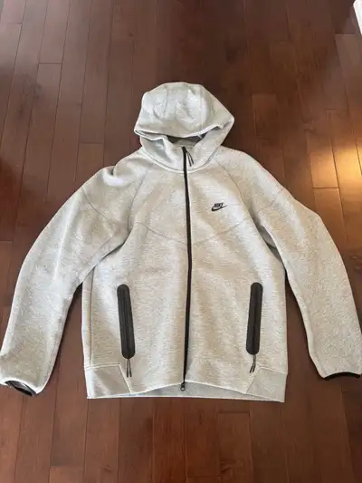 Nike Tech Fleece Size XL, View more