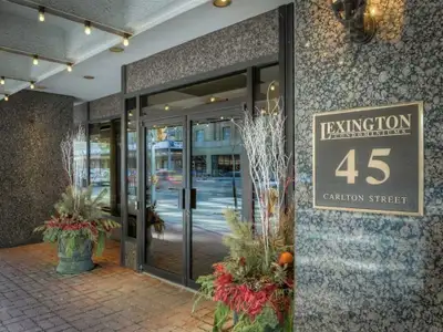 Highly Desirable – Rare 3-Bedroom Condo in the Heart of Downtown Toronto Available May 1, 2026 Rare...