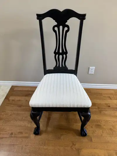I am selling a chair that I once used at my computer desk. It's a heavy, solid chair. It's in great...