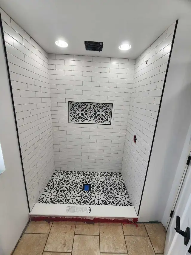 Tile installer423857127100272643