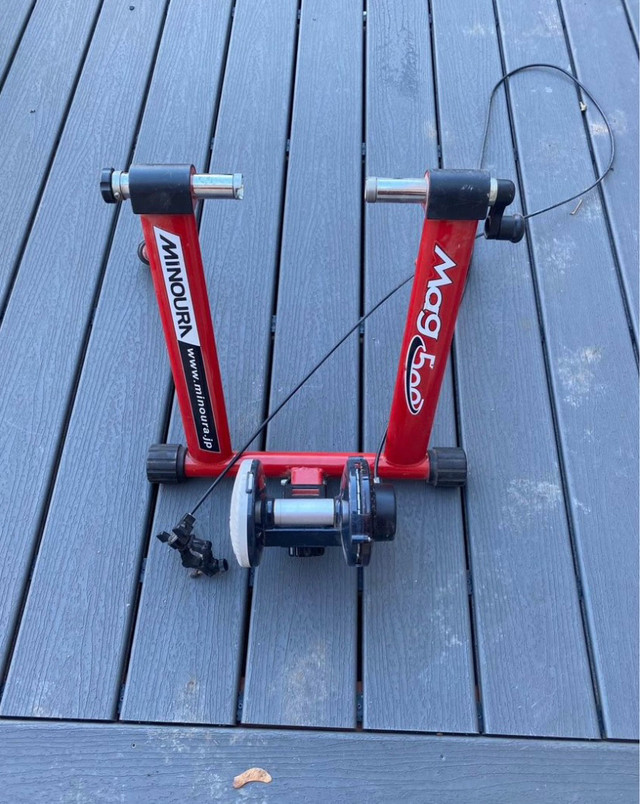 Minoura Magtrainer 500 with handlebar remote in Other in Kingston