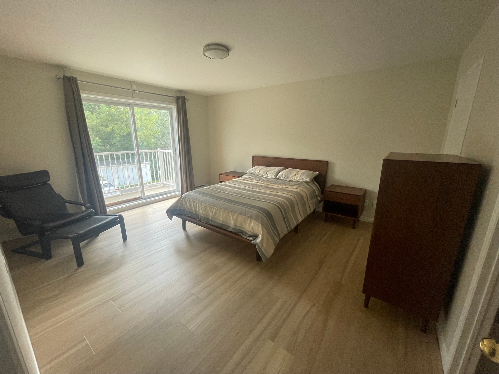 Location temporaire grand 5 1/2 style condo — photo 2