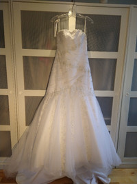5 NEW - Size 8 Wedding Dresses (Retail:$550-$1040) $100-$250
