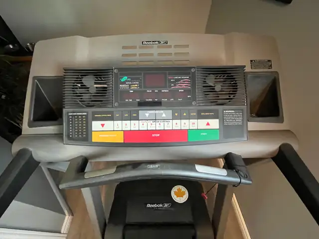 Treadmill in Exercise Equipment in Oshawa / Durham Region - Image 3
