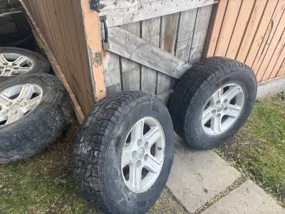 265/70R17 tires and rims 17” Came off a dodge ram 1500 Bolt pattern is 5x5.5 or 5x139.7mm Tires used...