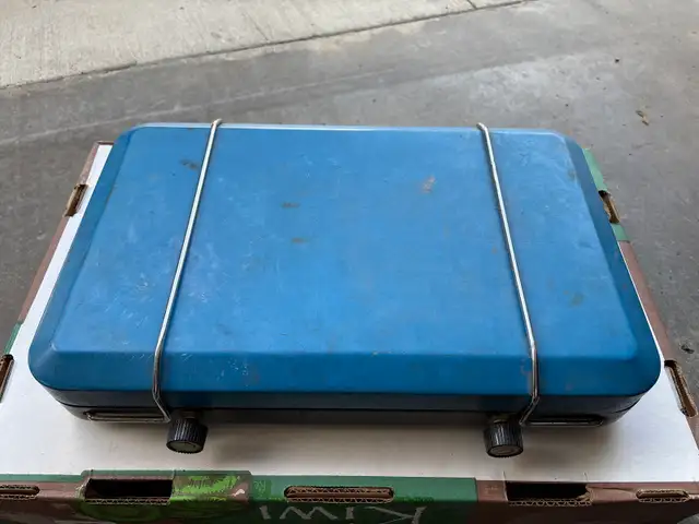 World Famous Camp Stove Model 2800 in Fishing, Camping & Outdoors in Winnipeg - Image 3